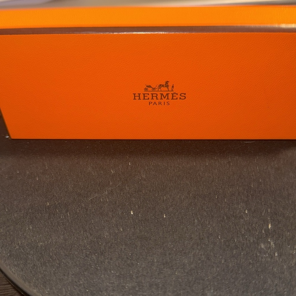 🔥💥Authentic EUC Hermès Buffalo Horn Pin Hair Accessory Size: 3.15"L x 2.76"W - Picture 4 of 7